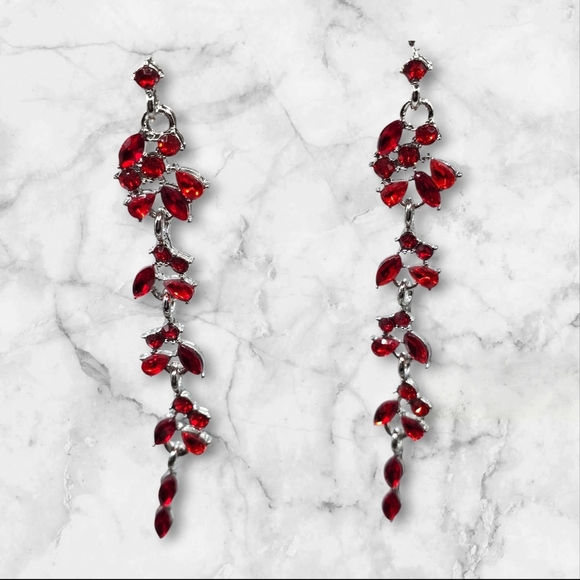 Ruby Red Crystal Drop Earrings Vintage - Picture 1 of 4